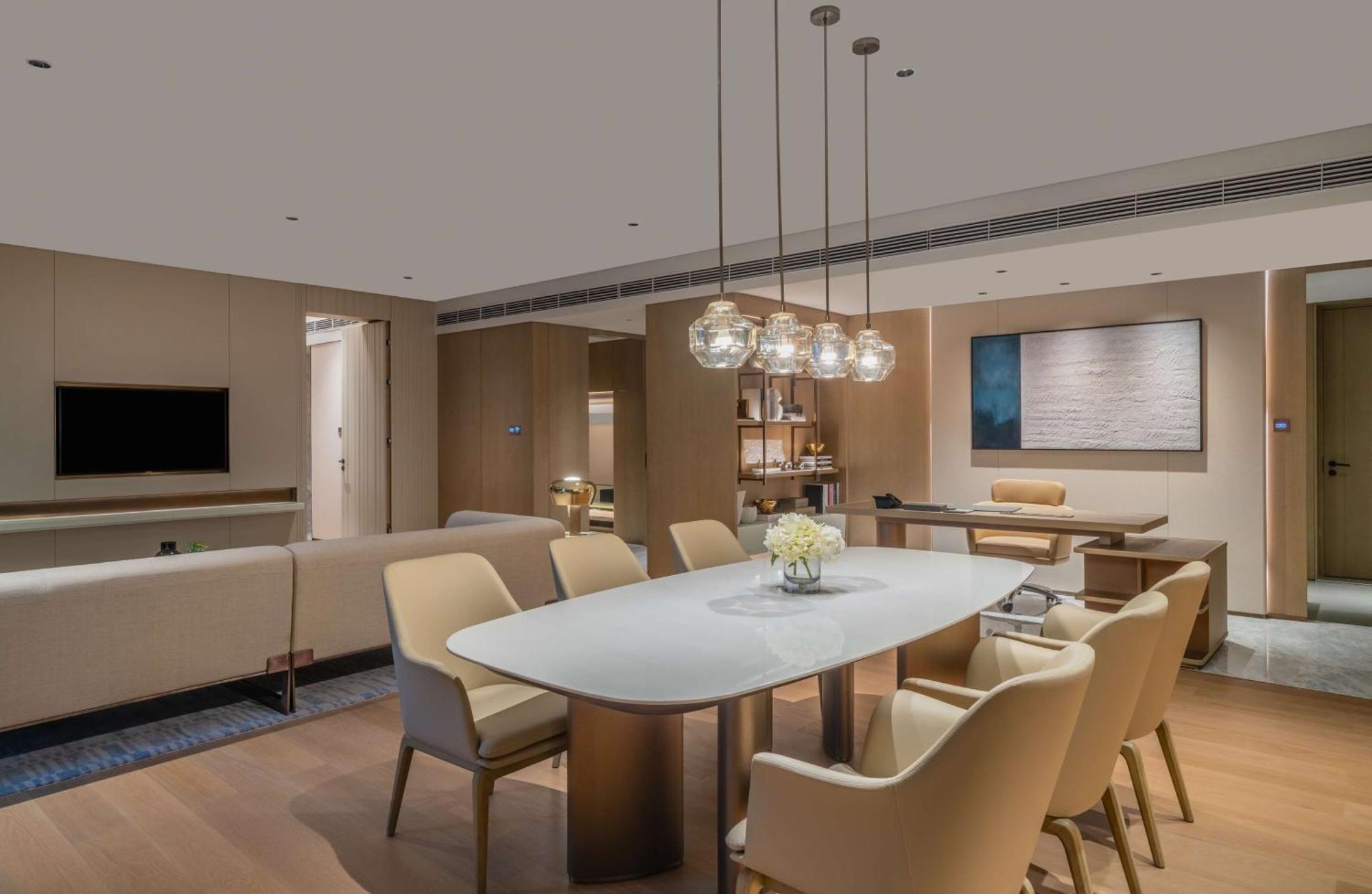 Hilton World Exhibition & Convention Center - Only 5 Minutes' Walk To Wecc 深セン市