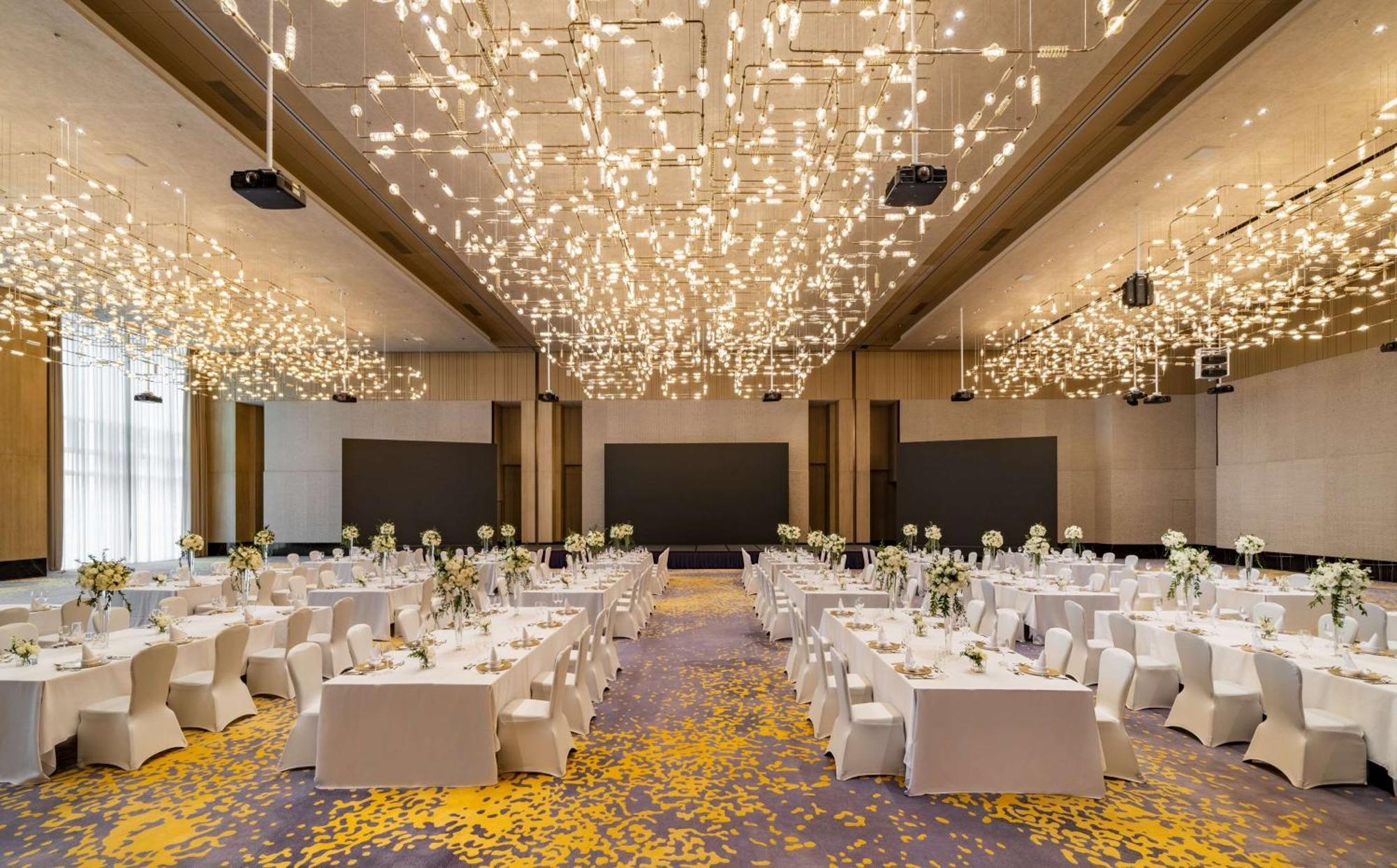 Hilton World Exhibition & Convention Center - Only 5 Minutes' Walk To Wecc ホテル 深セン市