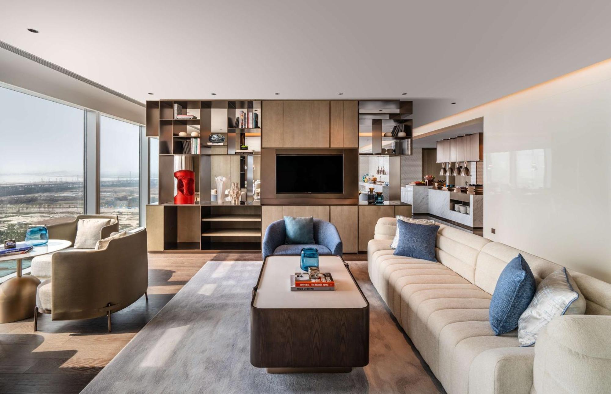 Hilton World Exhibition & Convention Center - Only 5 Minutes' Walk To Wecc ホテル 5*