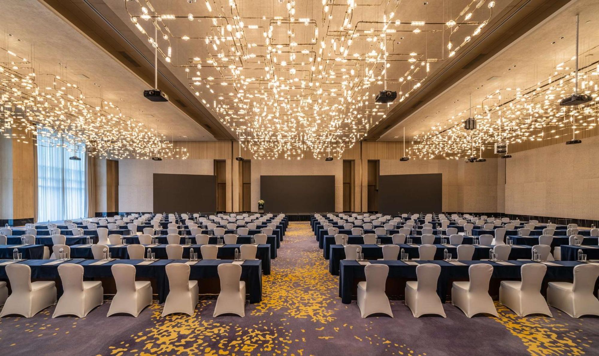 Hilton World Exhibition & Convention Center - Only 5 Minutes' Walk To Wecc 5* 深セン市