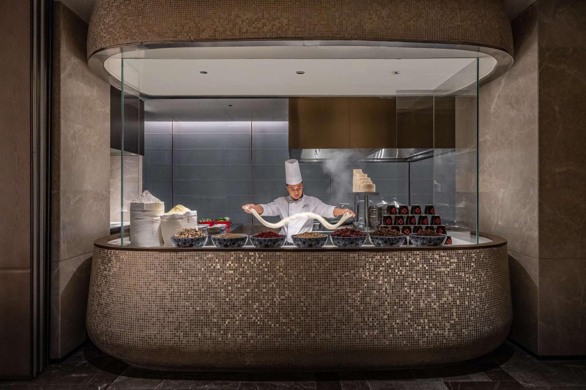 ホテル Hilton World Exhibition & Convention Center - Only 5 Minutes' Walk To Wecc 5*