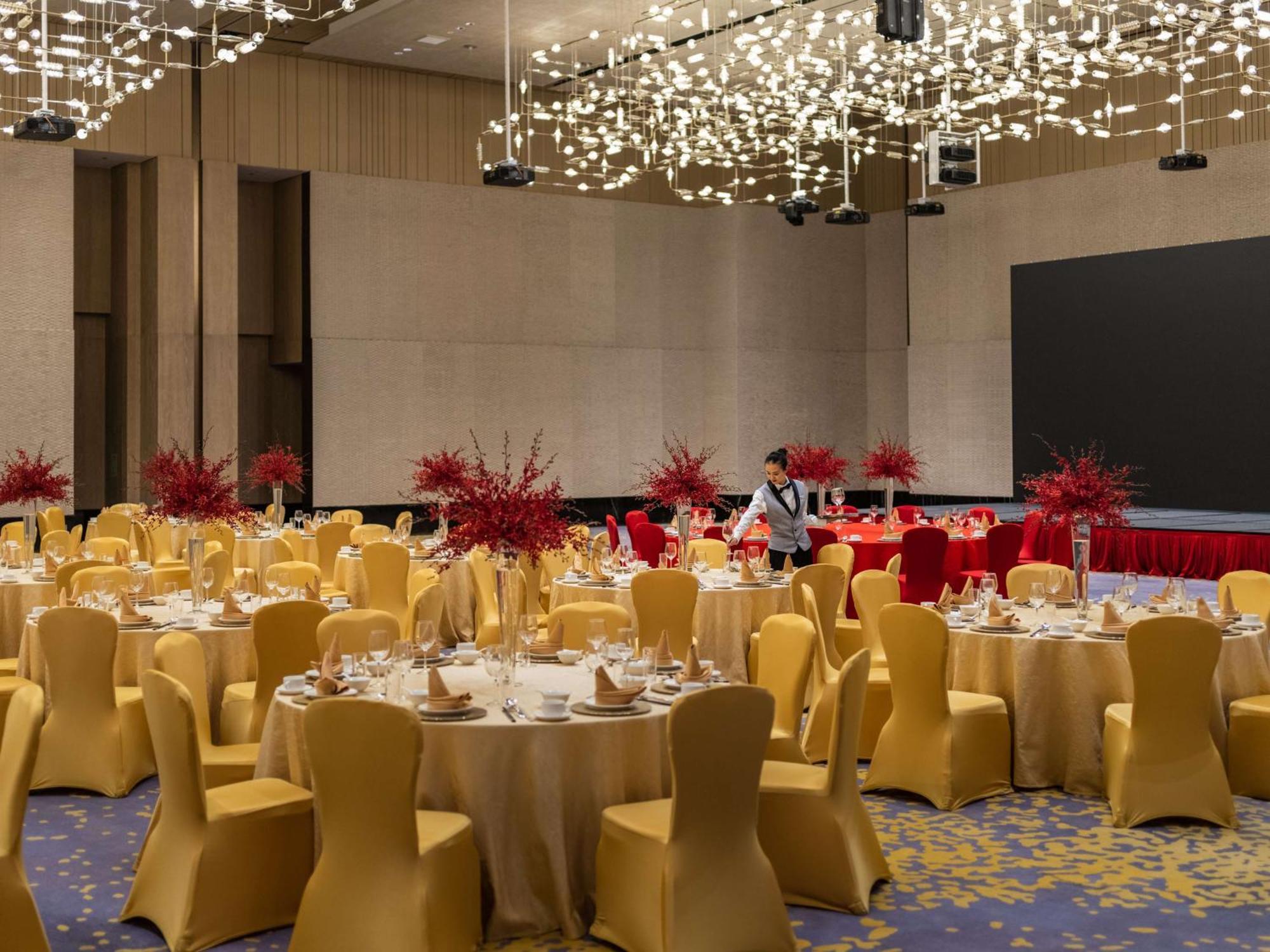 Hilton World Exhibition & Convention Center - Only 5 Minutes' Walk To Wecc 5* 深セン市