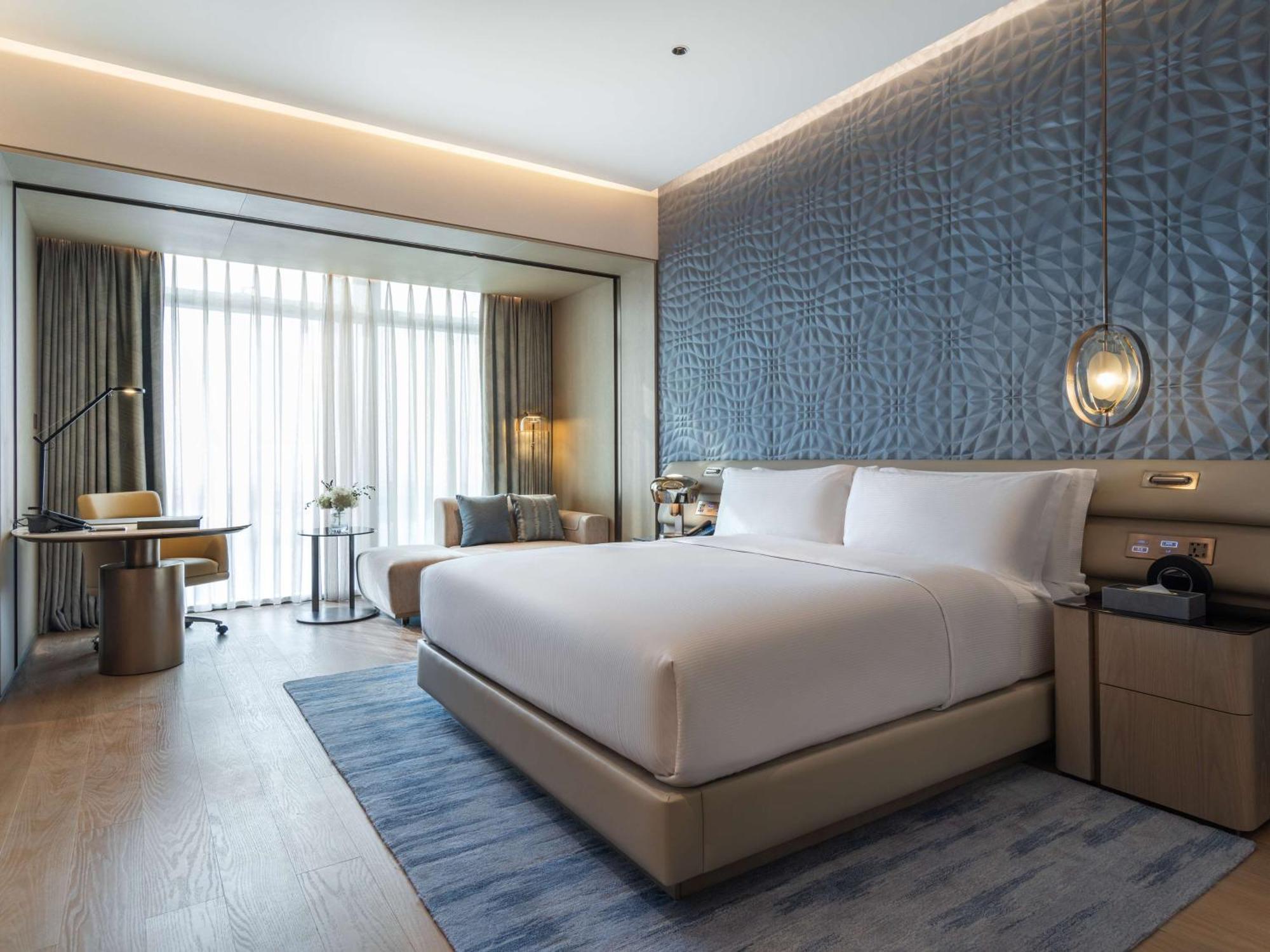 ホテル Hilton World Exhibition & Convention Center - Only 5 Minutes' Walk To Wecc 深セン市