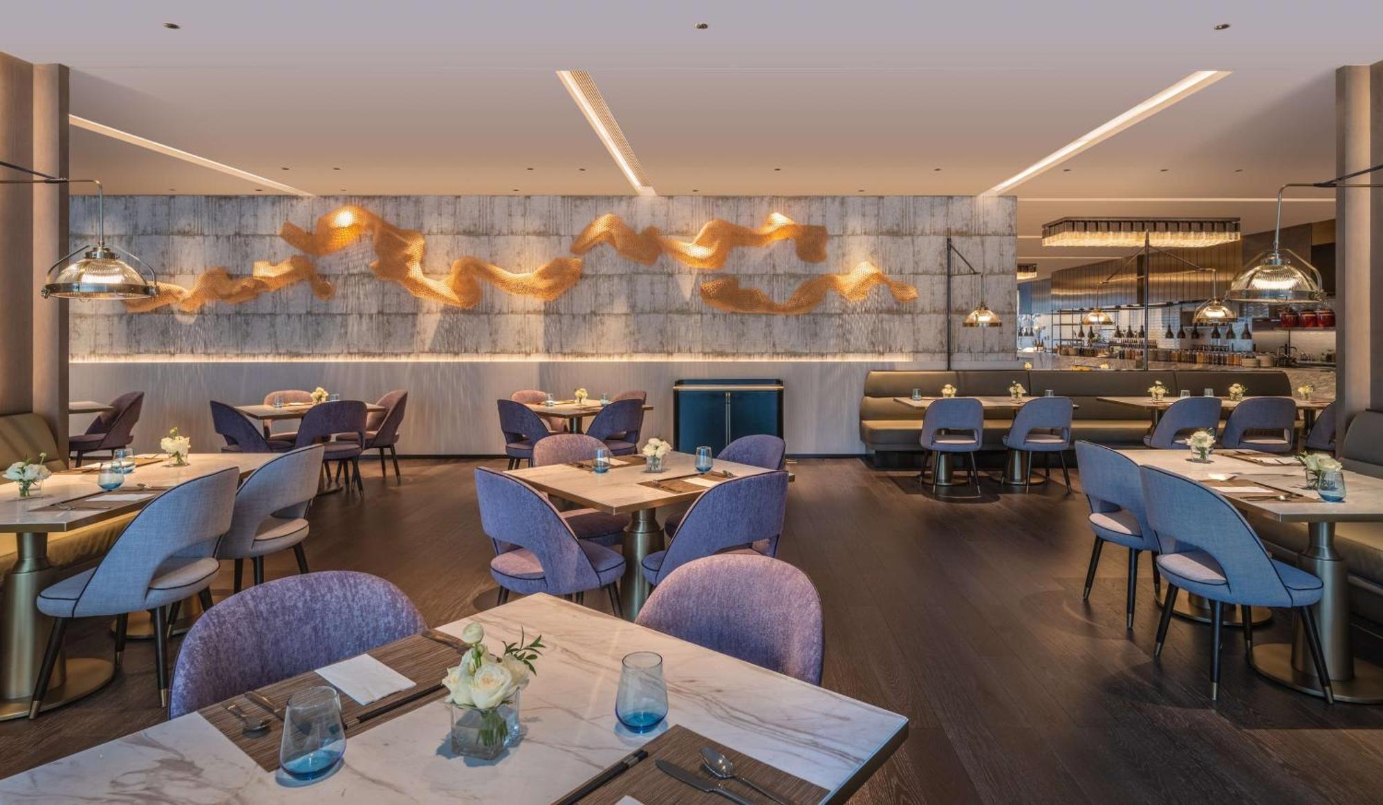 ホテル Hilton World Exhibition & Convention Center - Only 5 Minutes' Walk To Wecc 5*