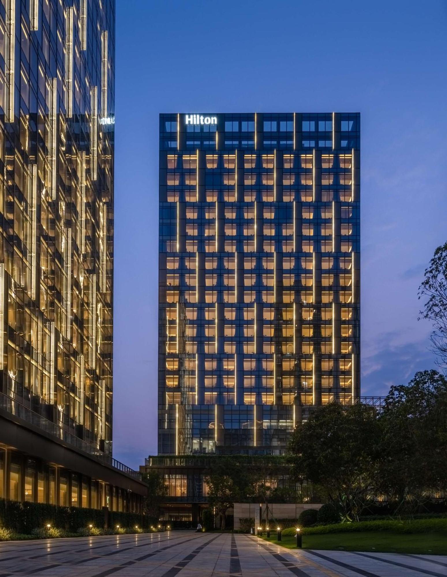 Hilton World Exhibition & Convention Center - Only 5 Minutes' Walk To Wecc 5*